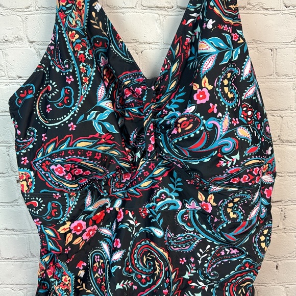 BloomChic Paisley Print Ruched Detail Knot Side One Piece Swimsuit Plus … - Picture 4 of 7